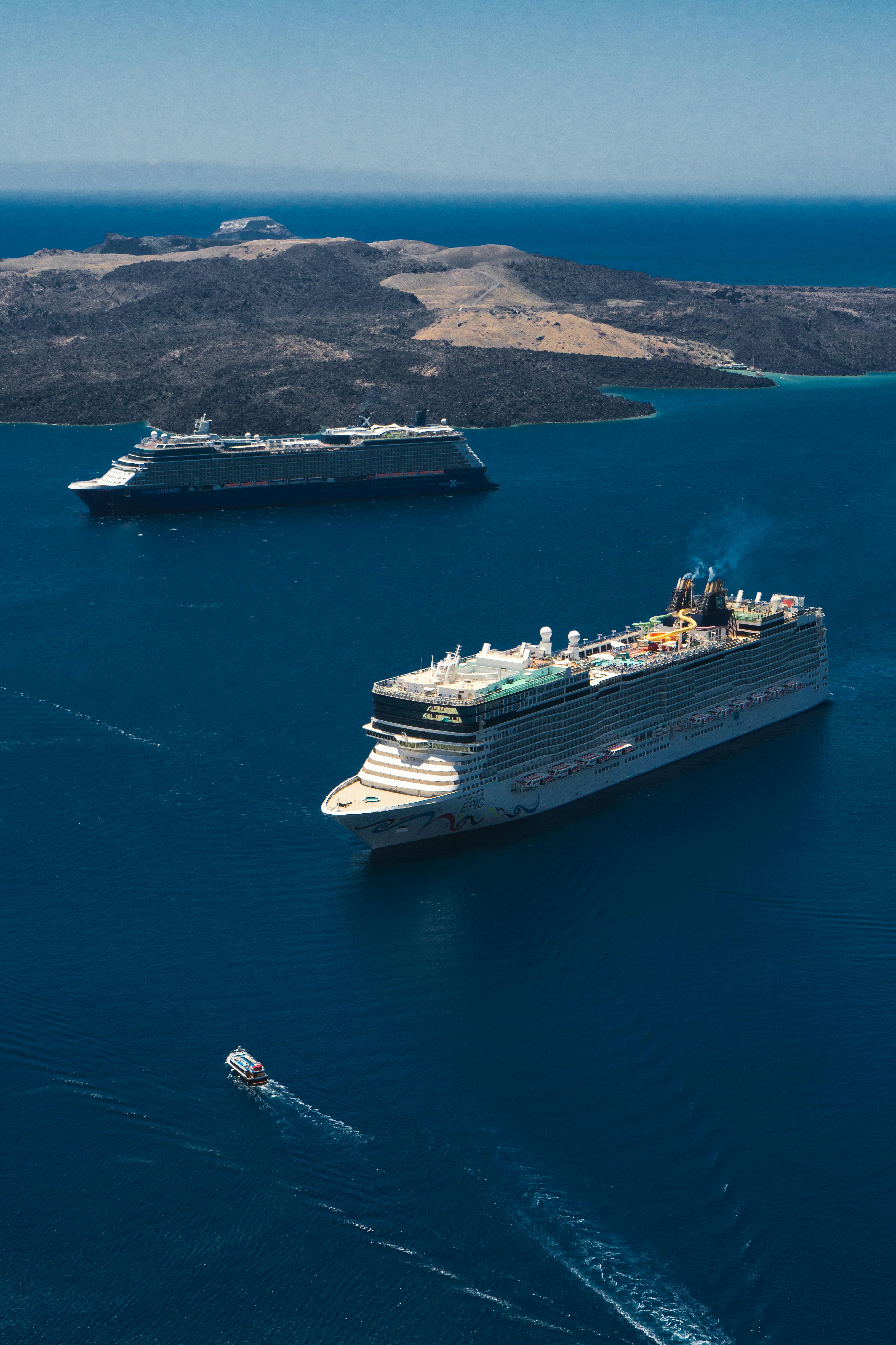 Cruises sailing in Greece