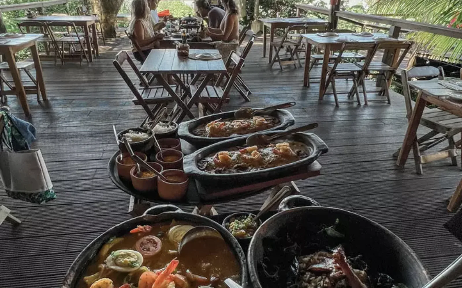 Deck at Casa do Saulo Tapajós overlooking the river