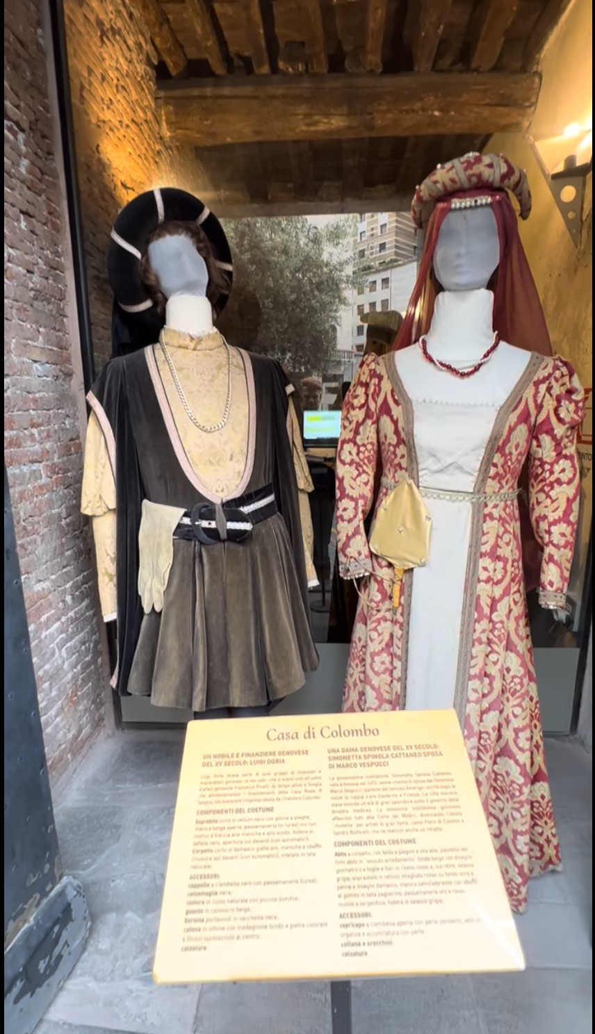 Trajes históricos expuestos en la Casa de Colón