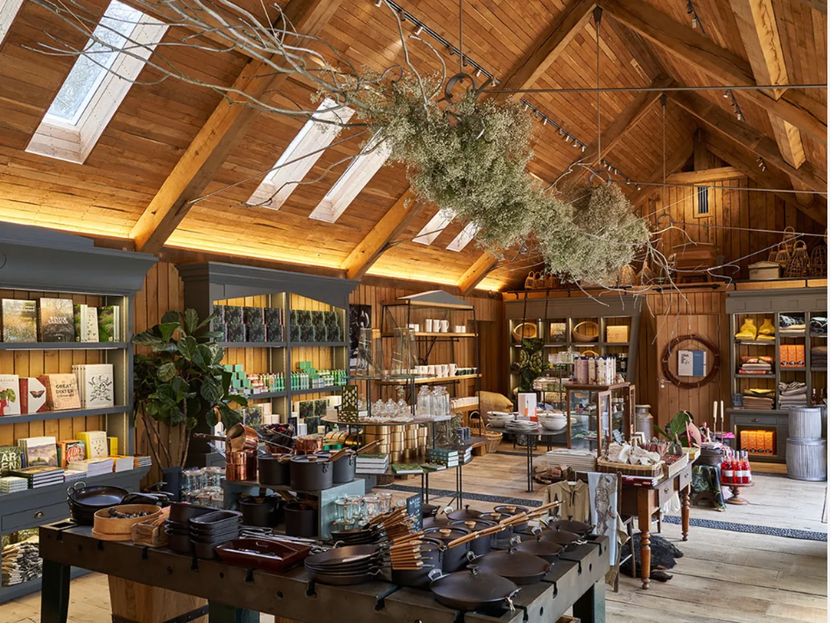 Interior da The Newt Farm Shop em Somerset